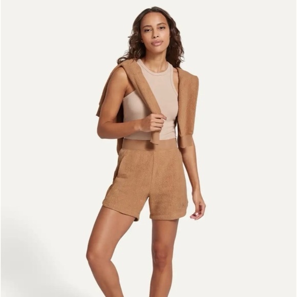 NWT - UGG - Reyana Mixed Short - Chestnut - Size: Large 12/14 - Picture 1 of 5